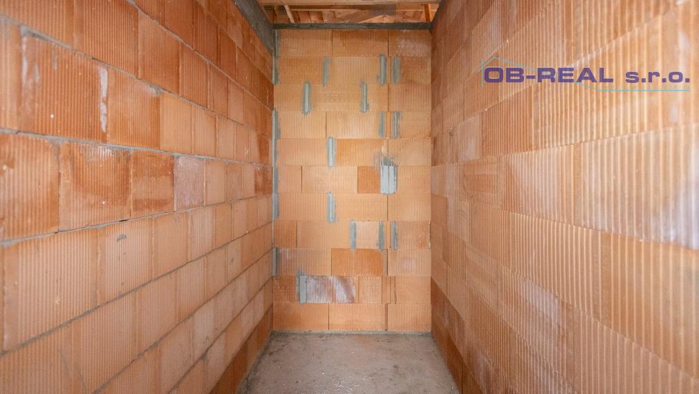 Predaj moderného 4izb holobytu 118m2 v dvojdome v Topoľnici. Pozemok 229m2