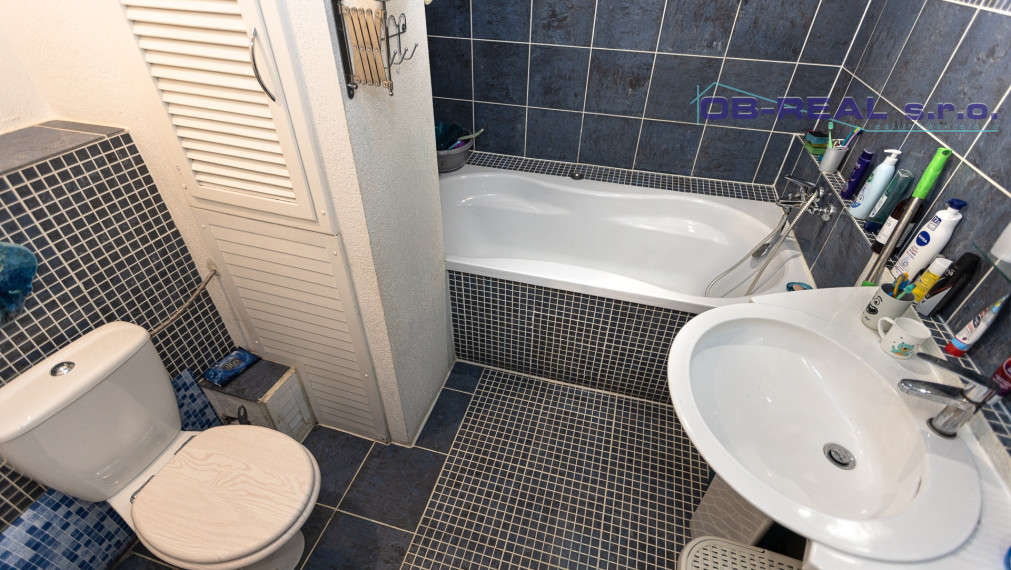 REZERVOVANÉ_Predaj rekonštr. 3izb bytu 65m2 na 1.z 3.posch. v centre GA