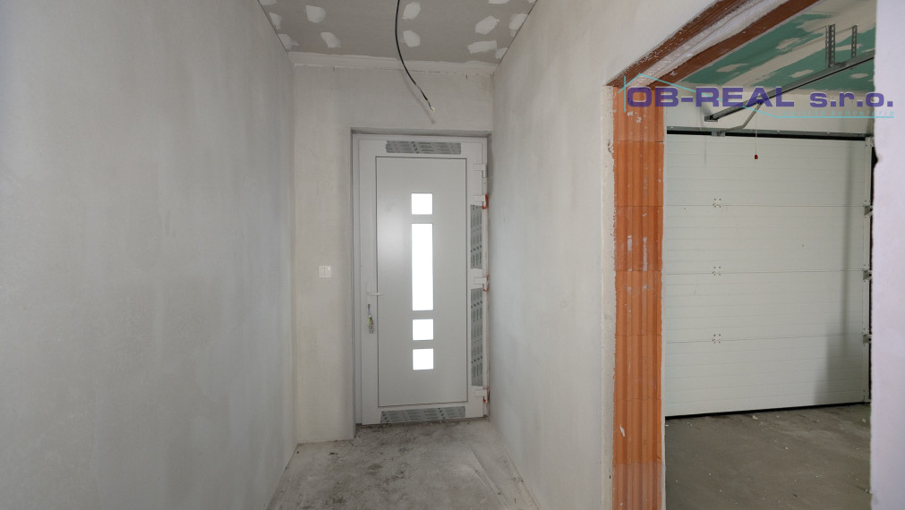 AKCIOVA CENA!!! Exkluzívne ponúkame na predaj novostavby 4izb RD s garážou, v radovej zástavbe v novovybudovanej lokalite v Nebojsi