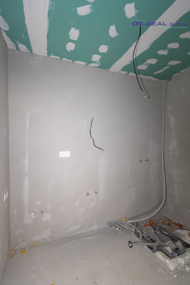 AKCIOVA CENA!!! Exkluzívne ponúkame na predaj novostavby 4izb RD s garážou, v radovej zástavbe v novovybudovanej lokalite v Nebojsi