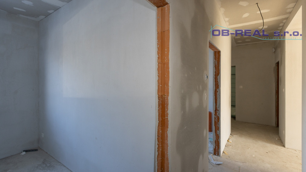 AKCIOVA CENA!!! Exkluzívne ponúkame na predaj novostavby 4izb RD s garážou, v radovej zástavbe v novovybudovanej lokalite v Nebojsi