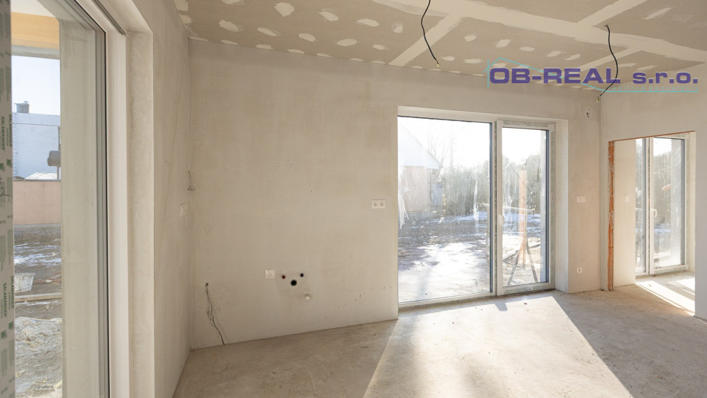 AKCIOVA CENA!!! Exkluzívne ponúkame na predaj novostavby 4izb RD s garážou, v radovej zástavbe v novovybudovanej lokalite v Nebojsi