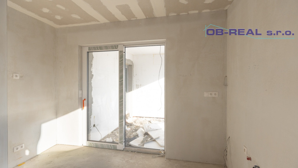 AKCIOVA CENA!!! Exkluzívne ponúkame na predaj novostavby 4izb RD s garážou, v radovej zástavbe v novovybudovanej lokalite v Nebojsi