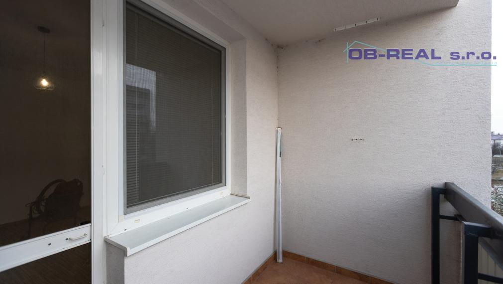 Prenájom rekonštr. č. zariad. 2izb bytu 50m2 na 3 z 7psch. Revolučná, GA