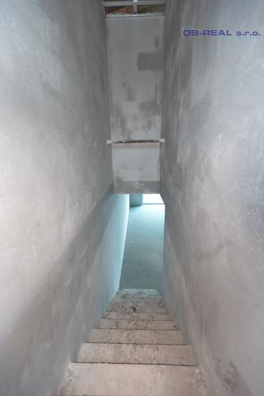 Predaj moderného 4izb holobytu 118m2 v dvojdome v Topoľnici. Pozemok 229m2