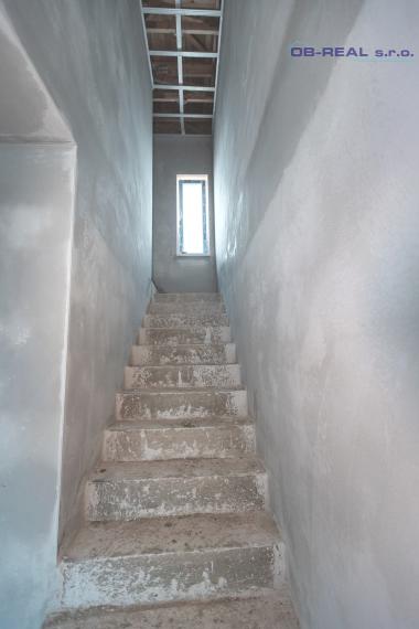 Predaj moderného 4izb holobytu 118m2 v dvojdome v Topoľnici. Pozemok 229m2