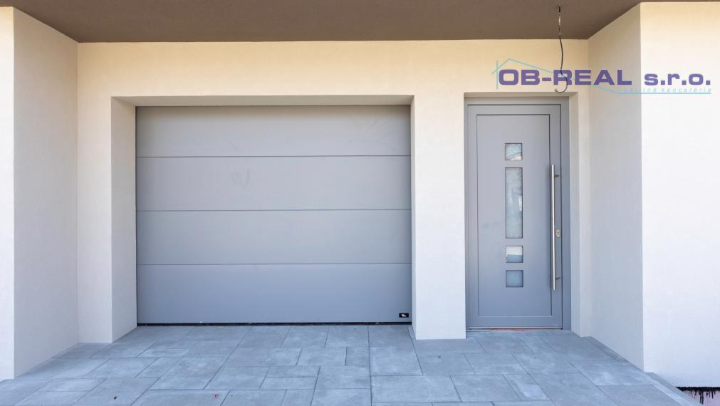 AKCIOVA CENA!!! Exkluzívne ponúkame na predaj novostavby 4izb RD s garážou, v radovej zástavbe v novovybudovanej lokalite v Nebojsi