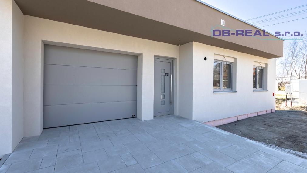 AKCIOVA CENA!!! Exkluzívne ponúkame na predaj novostavby 4izb RD s garážou, v radovej zástavbe v novovybudovanej lokalite v Nebojsi