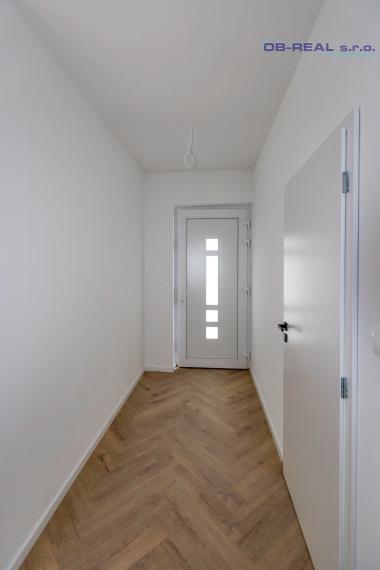 AKCIOVA CENA!!! Exkluzívne ponúkame na predaj novostavby 4izb RD s garážou, v radovej zástavbe v novovybudovanej lokalite v Nebojsi