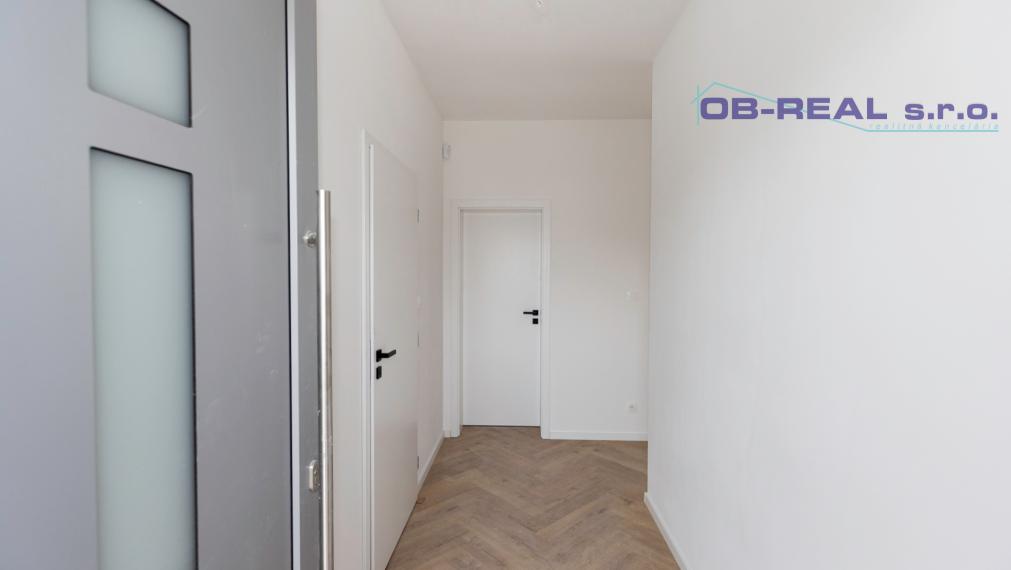 AKCIOVA CENA!!! Exkluzívne ponúkame na predaj novostavby 4izb RD s garážou, v radovej zástavbe v novovybudovanej lokalite v Nebojsi