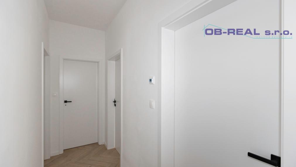 AKCIOVA CENA!!! Exkluzívne ponúkame na predaj novostavby 4izb RD s garážou, v radovej zástavbe v novovybudovanej lokalite v Nebojsi