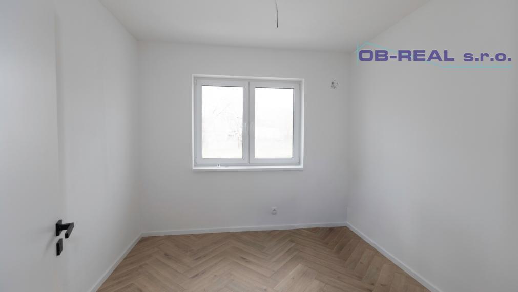 AKCIOVA CENA!!! Exkluzívne ponúkame na predaj novostavby 4izb RD s garážou, v radovej zástavbe v novovybudovanej lokalite v Nebojsi