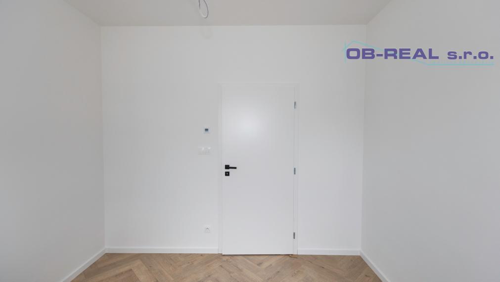 AKCIOVA CENA!!! Exkluzívne ponúkame na predaj novostavby 4izb RD s garážou, v radovej zástavbe v novovybudovanej lokalite v Nebojsi