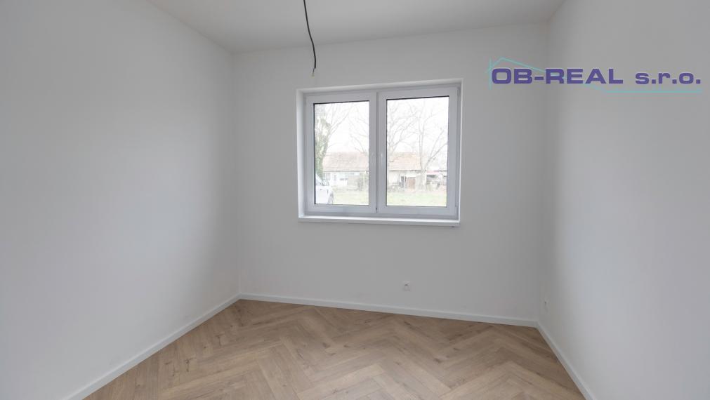 AKCIOVA CENA!!! Exkluzívne ponúkame na predaj novostavby 4izb RD s garážou, v radovej zástavbe v novovybudovanej lokalite v Nebojsi