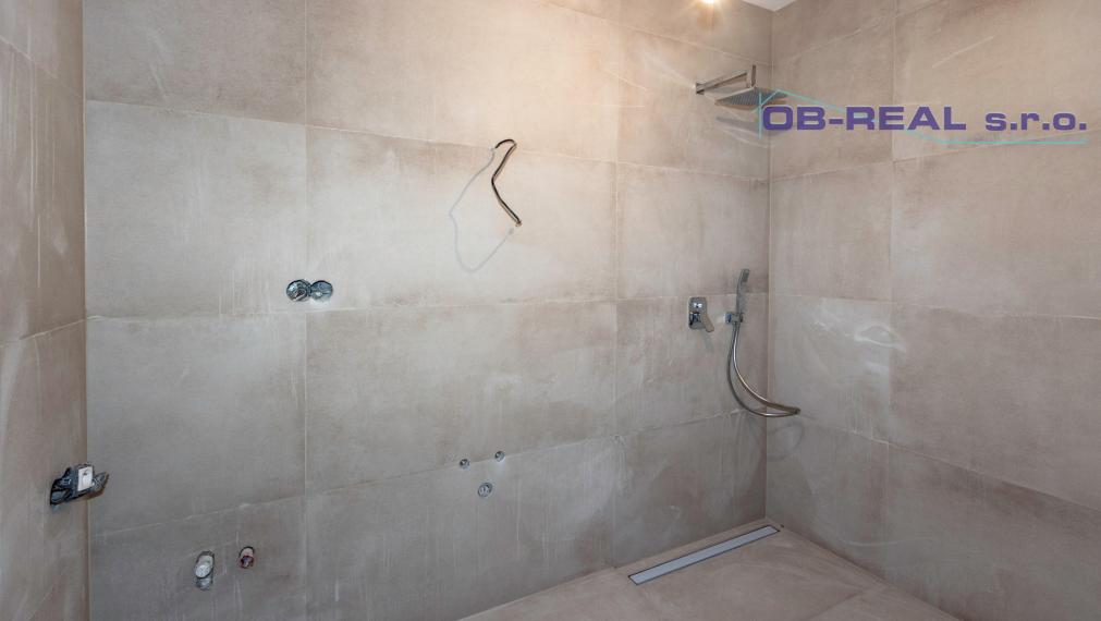 AKCIOVA CENA!!! Exkluzívne ponúkame na predaj novostavby 4izb RD s garážou, v radovej zástavbe v novovybudovanej lokalite v Nebojsi