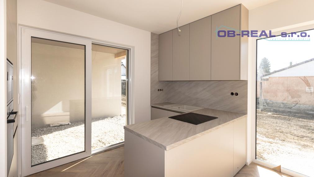 AKCIOVA CENA!!! Exkluzívne ponúkame na predaj novostavby 4izb RD s garážou, v radovej zástavbe v novovybudovanej lokalite v Nebojsi