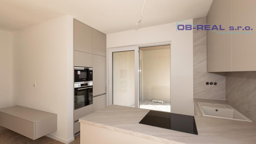 AKCIOVA CENA!!! Exkluzívne ponúkame na predaj novostavby 4izb RD s garážou, v radovej zástavbe v novovybudovanej lokalite v Nebojsi