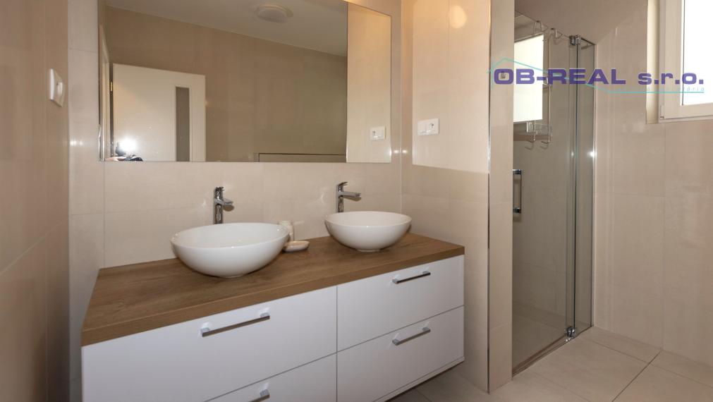 Prenájom moderného, zariadeného 3izb RD s parkovaním na uzavretom pozemku