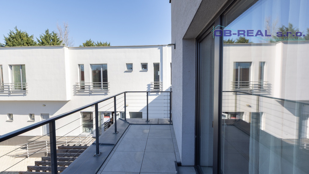 Prenájom moderného zariadeného 2izb bytu 63m2, balkón, 1x parkovanie