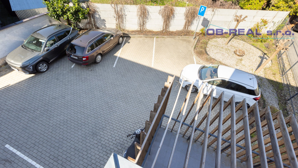 Prenájom moderného zariadeného 2izb bytu 63m2, balkón, 1x parkovanie