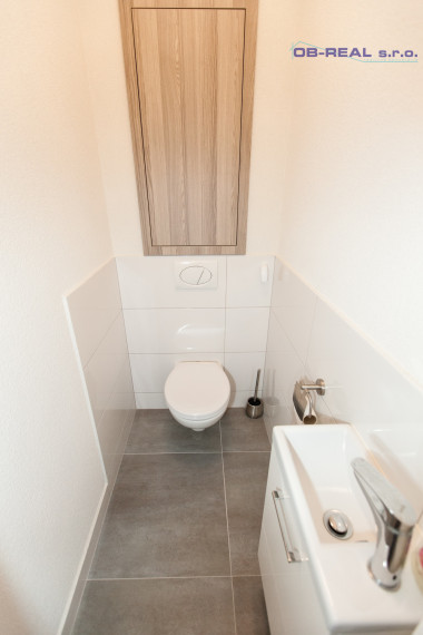 Prenájom moderného zariadeného 2izb bytu 63m2, balkón, 1x parkovanie