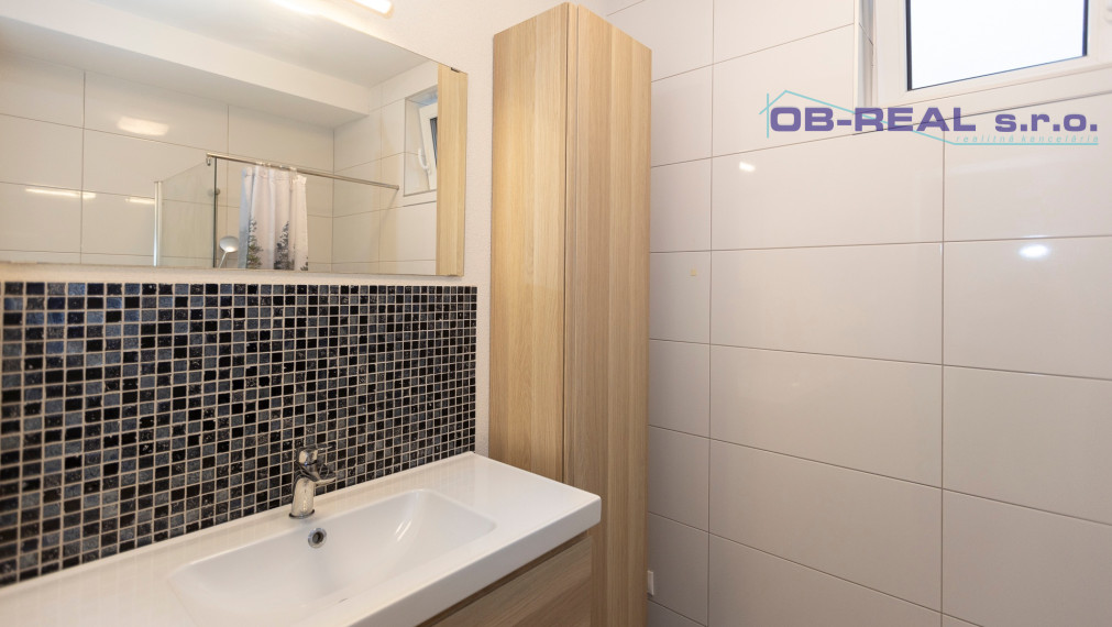 Prenájom moderného zariadeného 2izb bytu 63m2, balkón, 1x parkovanie