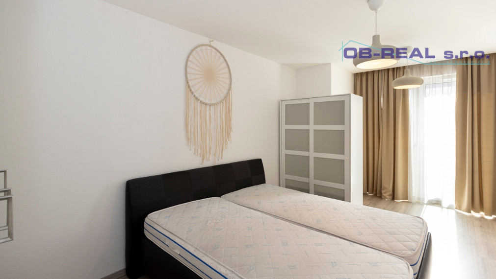 Prenájom moderného zariadeného 2izb bytu 63m2, balkón, 1x parkovanie