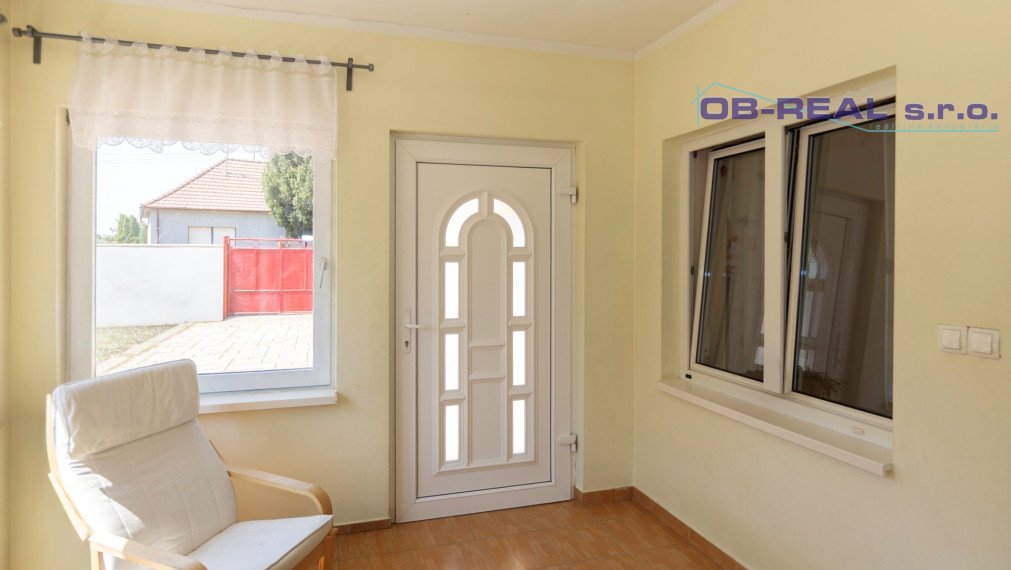 REZERVOVANÝ - Rekonštruovaný 5izb dom Váhovce s pozemkom 28,5 áru (možnosť rozdeliť)