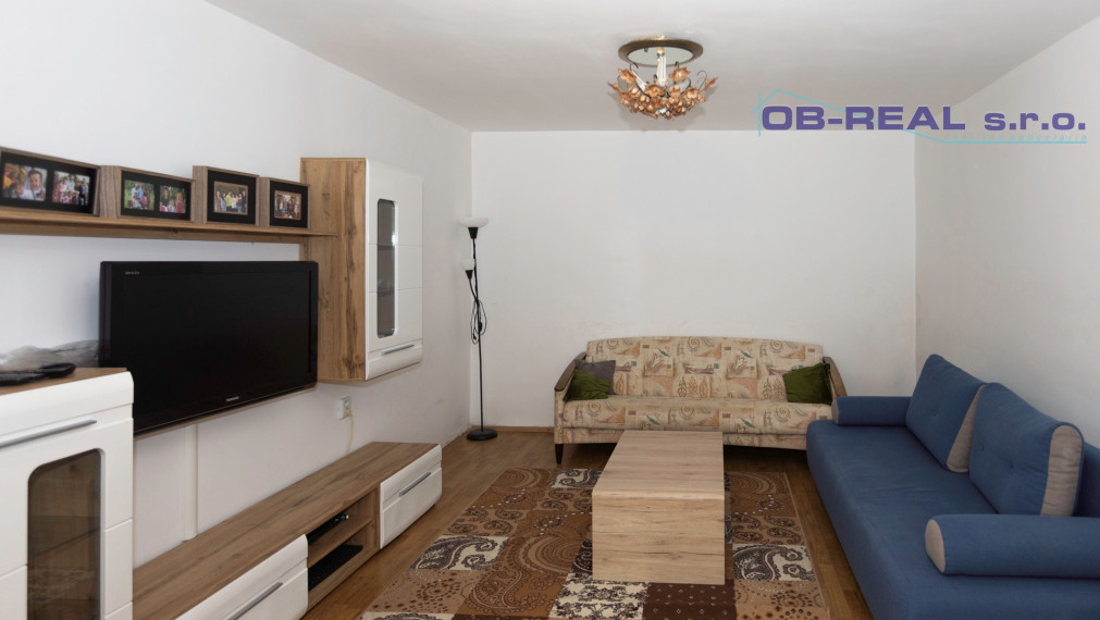 REZERVOVANÝ - Rekonštruovaný 5izb dom Váhovce s pozemkom 28,5 áru (možnosť rozdeliť)