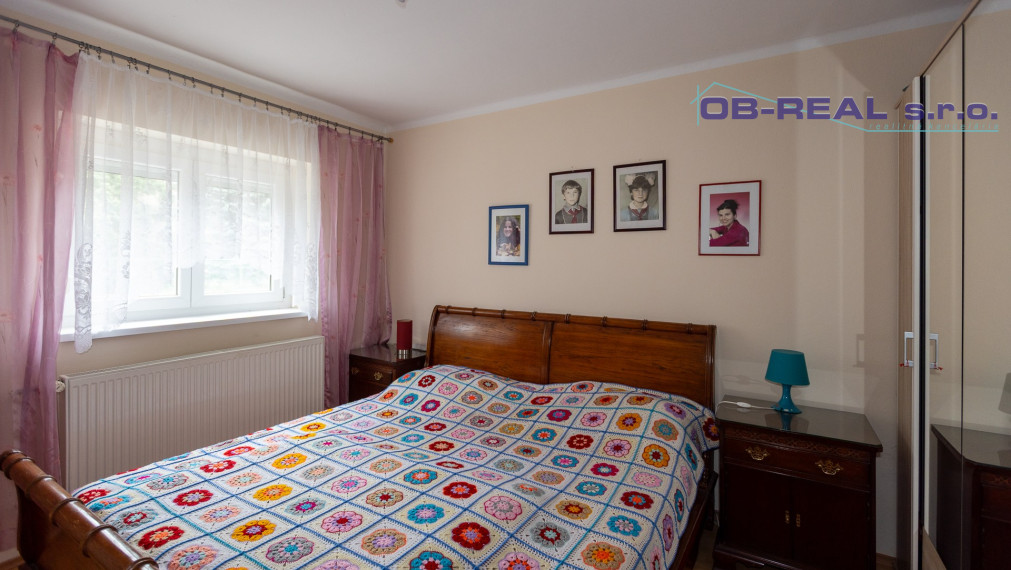 REZERVOVANÝ - Rekonštruovaný 5izb dom Váhovce s pozemkom 28,5 áru (možnosť rozdeliť)
