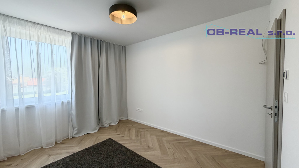 Prenájom veľkometrážneho nadštandardného 3-izb.bytu s balkónom a parkovaním
