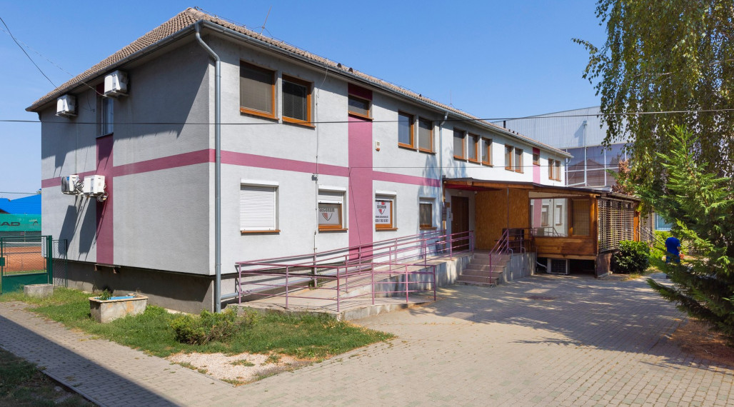 Predaj trojpodlažnej administratívnej budovy v Galante