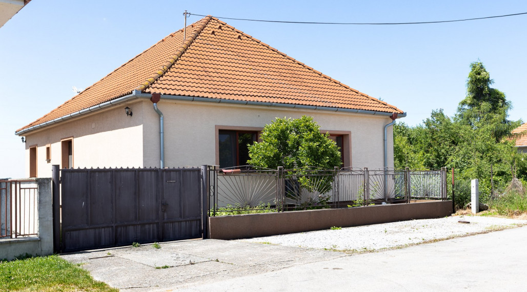 V Gáni predaj rekonštr. 5izb RD 120m2, garáž, pozemok 800m2