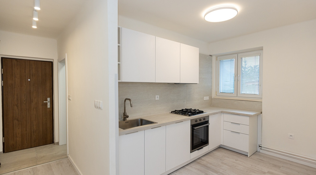 Predaj kompletne rekonštr. 2izb bytu 62m2 na zvýš. prízemí