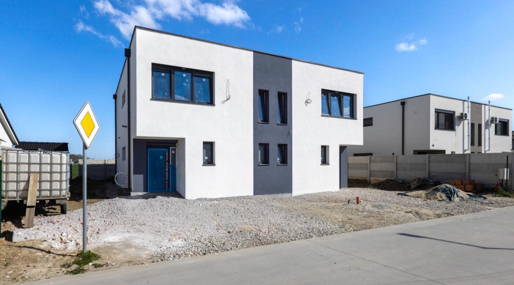 Topoľnica: Predaj novostavby 4izb holodomu 118m2 v dvojdome. Pozemok 229m2