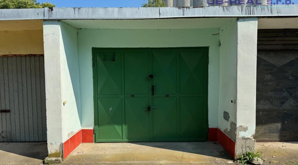 Prenájom murovanej garáže v Sládkovičove na ulici J. Dalloša