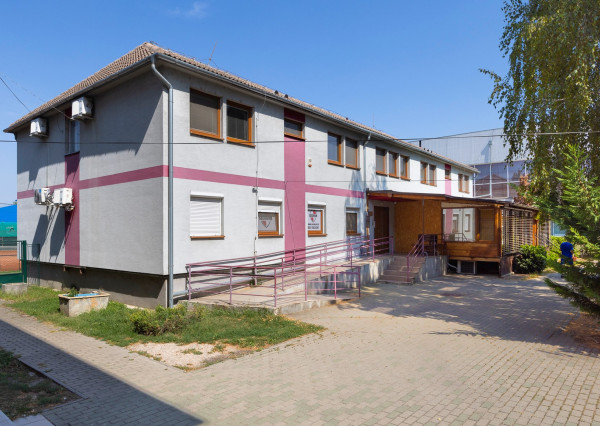 Predaj trojpodlažnej administratívnej budovy v Galante