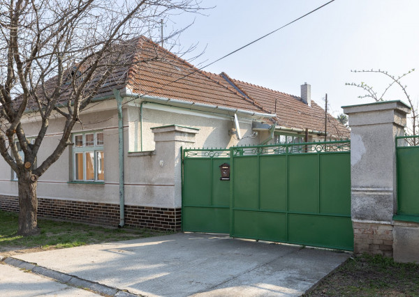 REZERVOVANÉ - Predaj 4izb RD 130m2+pivnica 22m2+dielňa 55m2 Pozemok 916m2