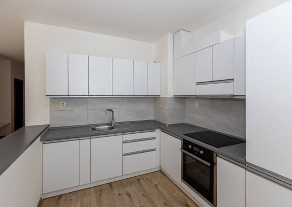 Prenájom č. zariadeného 2izb bytu 58m2 3/6p. Galanta West