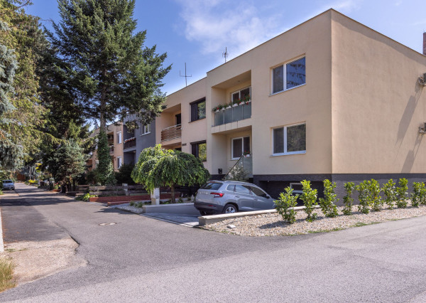 Predaj rekonštr. 5izb RD 240m2, parková úprava, pozemok 198m2