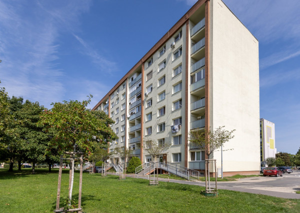GA, Revolučná_Predaj č.rekonštr. 3izb bytu 77m2 na 4/7psch.