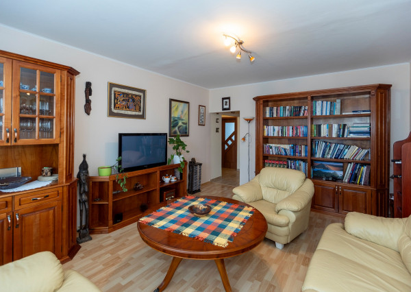 Predaj reknštr.4izb bytu 79m2+mur.pivnica 18m2-Predajom voľný