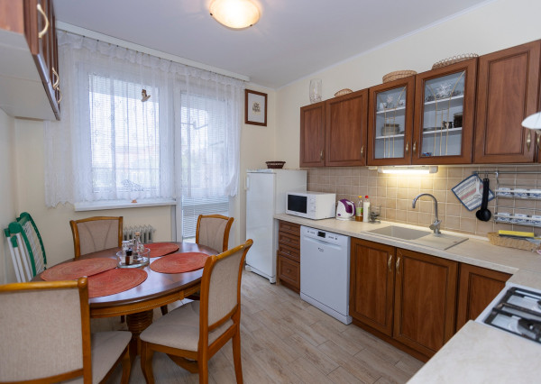 Predaj reknštr.4izb bytu 79m2+mur.pivnica 18m2-Predajom voľný